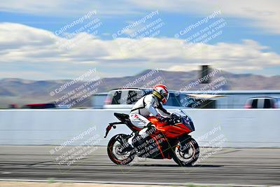 media/Mar-25-2024-Moto Forza (Mon) [[8d4319bd68]]/4-Novice Group/Session 4 Front Straight Speed Pans/